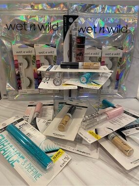 Wet n Wild 18 pc Bundle